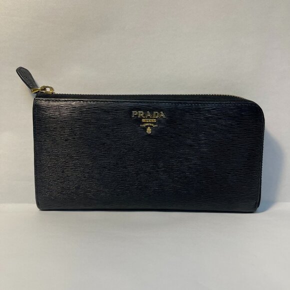 Prada Vitello Move Half Zip Black Long Wallet - Preowned - Picture 1 of 10